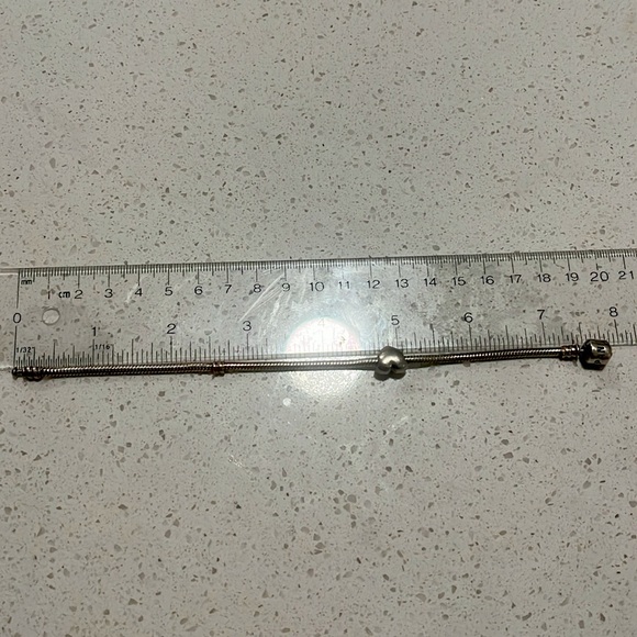 Pandora sterling silver snake bracelet with heart charm - Picture 3 of 3